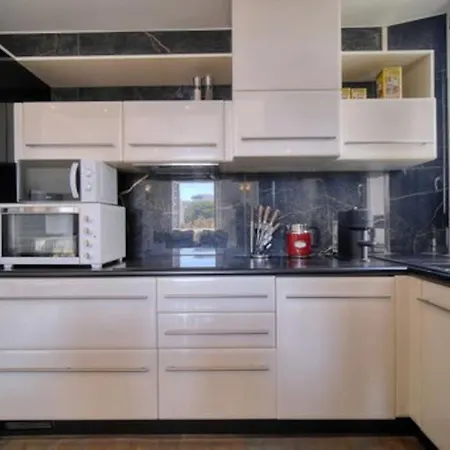 Luxury 2-floor Flat Minutes Walk To Croisette And Center カンヌ