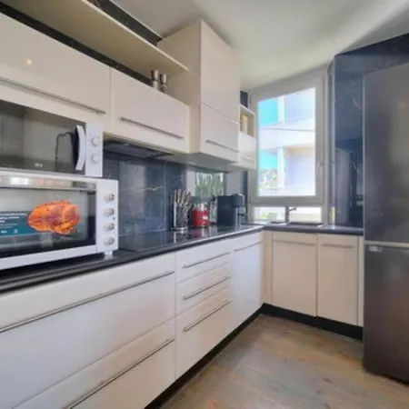 Luxury 2-floor Flat Minutes Walk To Croisette And Center カンヌ