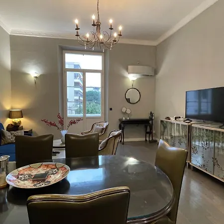 Luxury 2-floor Flat Minutes Walk To Croisette And Center カンヌ